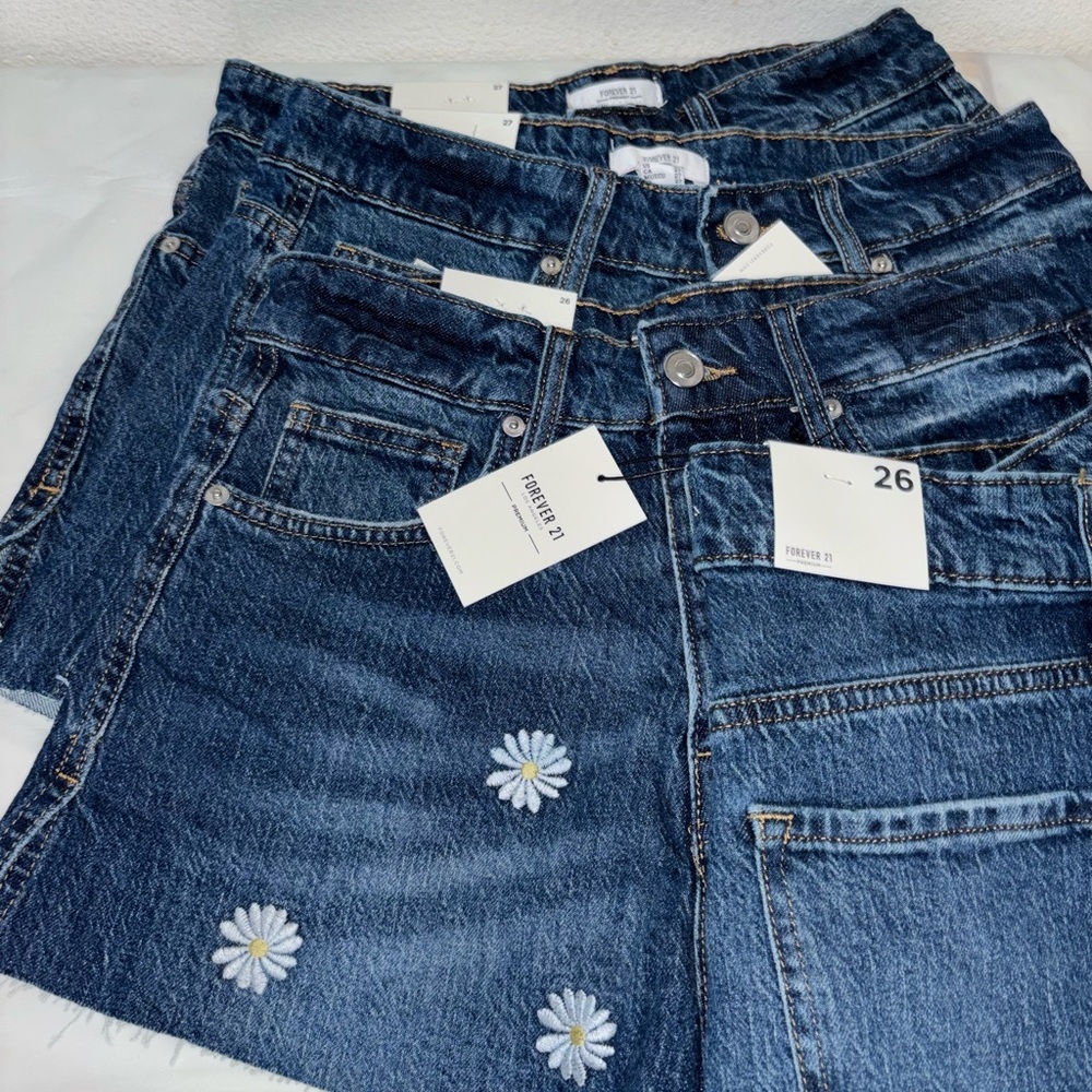 Forever 21 Dark Blue Cropped Jeans with Floral Detail